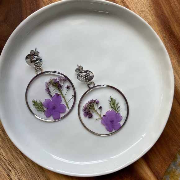 Handmade Resin Earrings - Picture 2 of 6